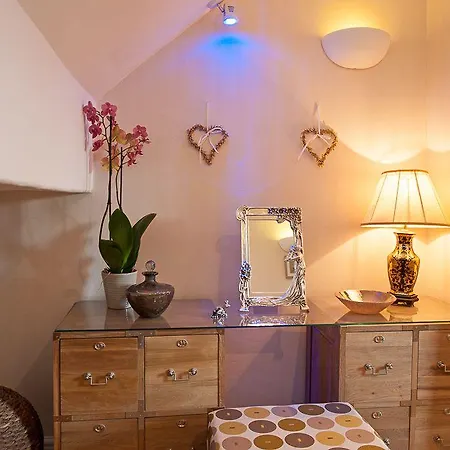 מלון Boutique & Hot Tubs ווינדרמר