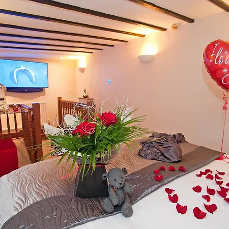 מלון Boutique & Hot Tubs