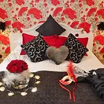 Boutique & Hot Tubs 4* Windermere