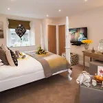 Boutique & Hot Tubs 4* Windermere