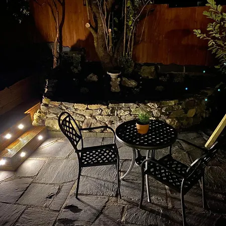 Boutique & Hot Tubs Hotel