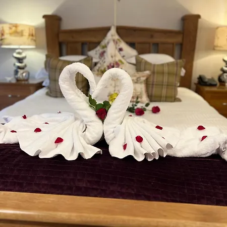 Boutique & Hot Tubs Hotel 4*