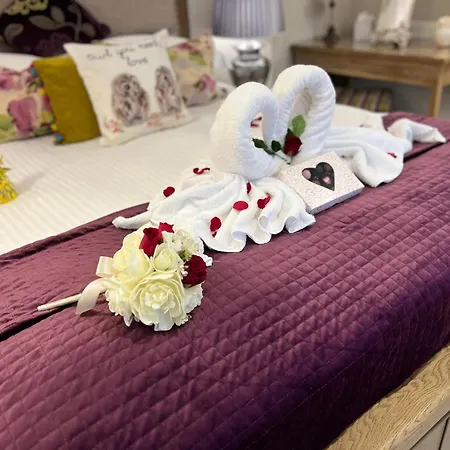 Boutique & Hot Tubs Hotel