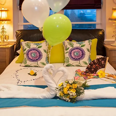 Hotel Boutique & Hot Tubs 4*