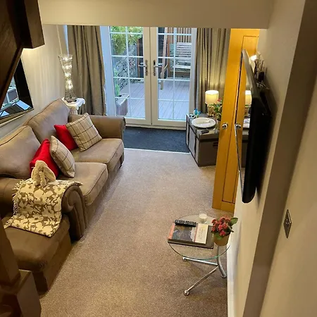 Boutique & Hot Tubs 4* Windermere