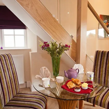 Boutique & Hot Tubs Hotel