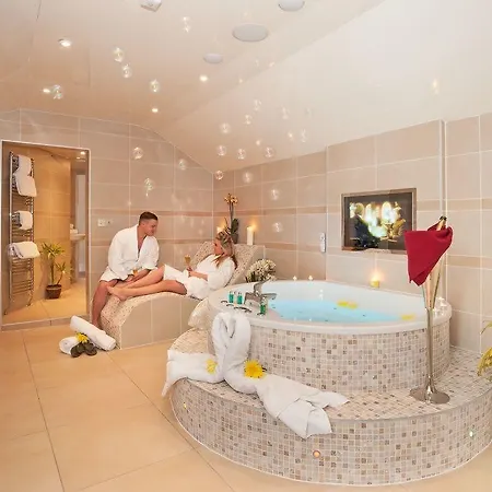 Boutique & Hot Tubs 4* ウィンダミア