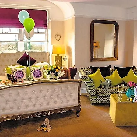 Boutique Suites&hot Tubs