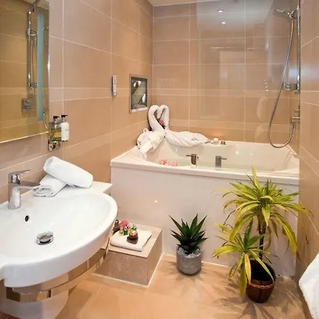 Boutique & Hot Tubs Windermere