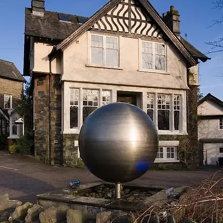 Boutique & Hot Tubs Hotel 4*