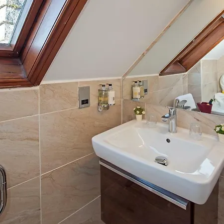 Boutique & Hot Tubs Hotel 4*