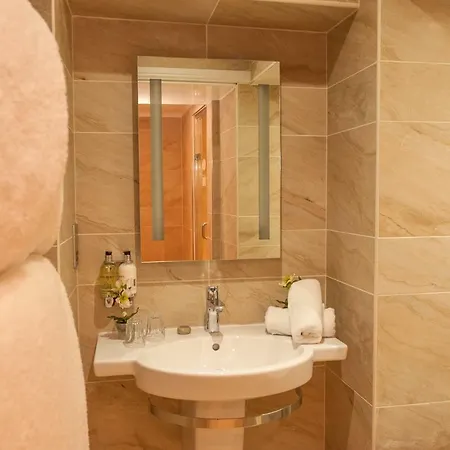 Boutique Suites&hot Tubs