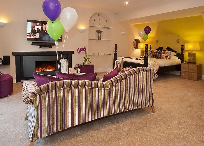 Boutique & Hot Tubs Hotel