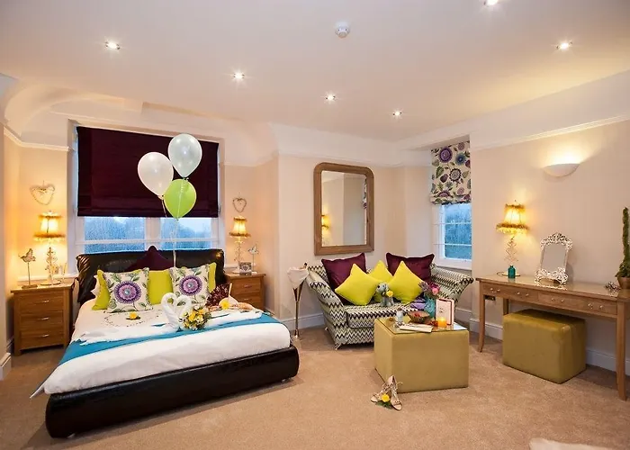 Boutique & Hot Tubs Hotel 4*