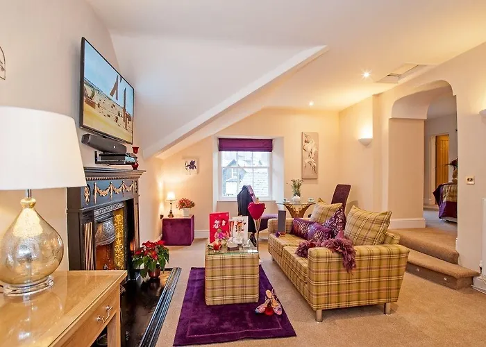 Boutique & Hot Tubs Hotel