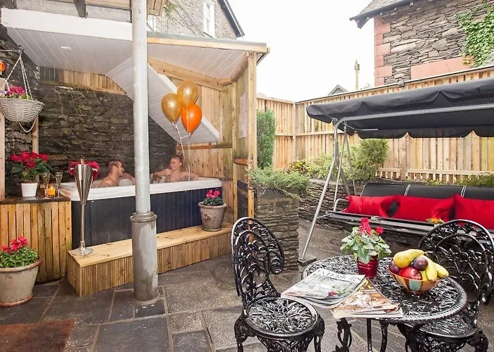 Boutique & Hot Tubs Hotel 4*