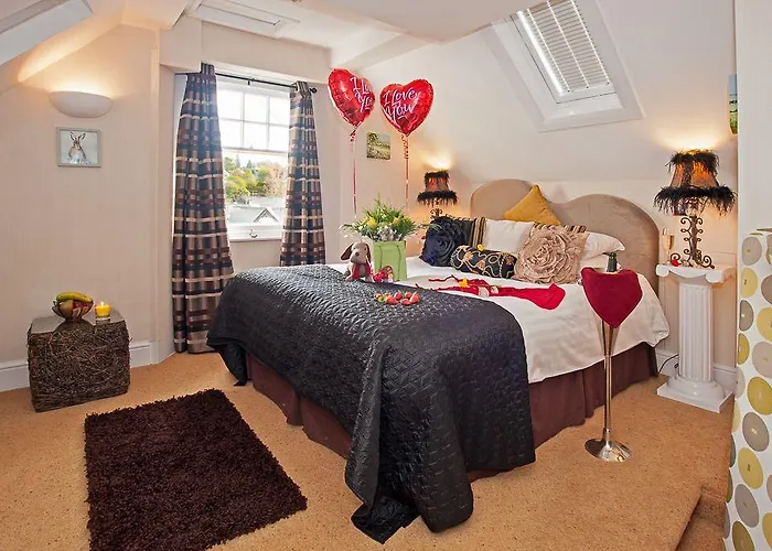 Boutique & Hot Tubs Hotel 4*