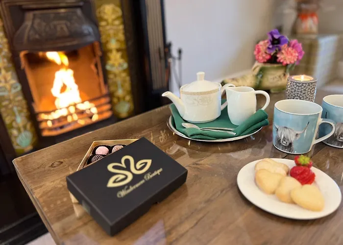 Boutique & Hot Tubs 4* Windermere