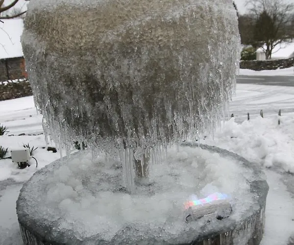 Boutique & Hot Tubs 4*