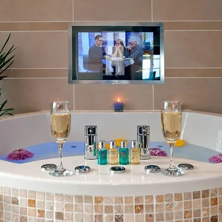 Boutique Suites&hot Tubs