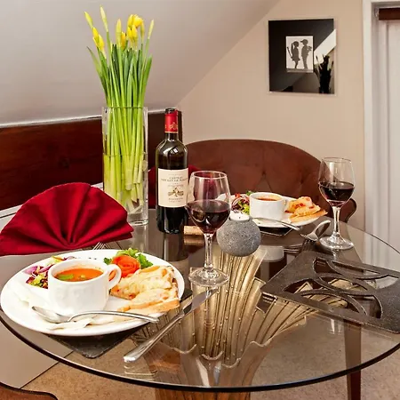 Boutique & Hot Tubs Hotel