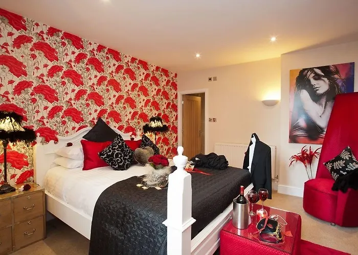 Boutique & Hot Tubs 4* Windermere