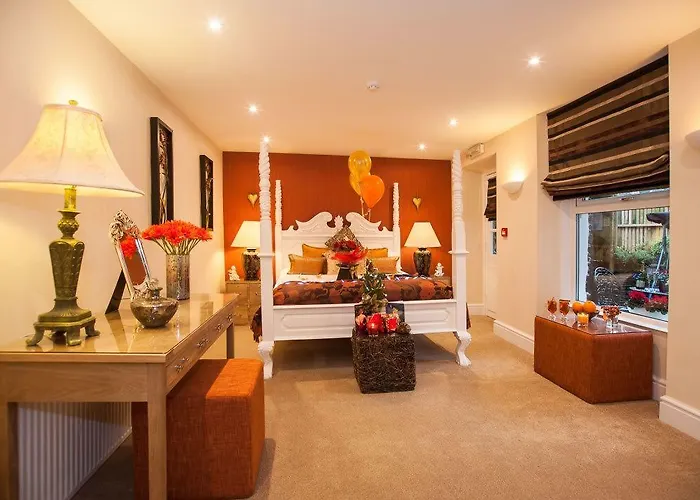 Boutique & Hot Tubs Hotel 4*