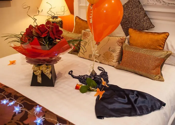 Boutique & Hot Tubs 4* Windermere