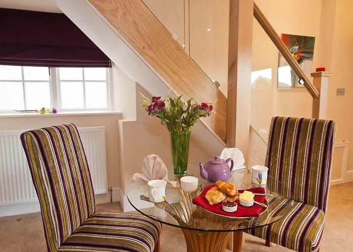 Boutique & Hot Tubs Hotel