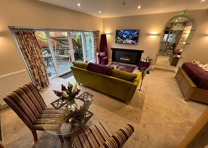 Boutique & Hot Tubs 4*